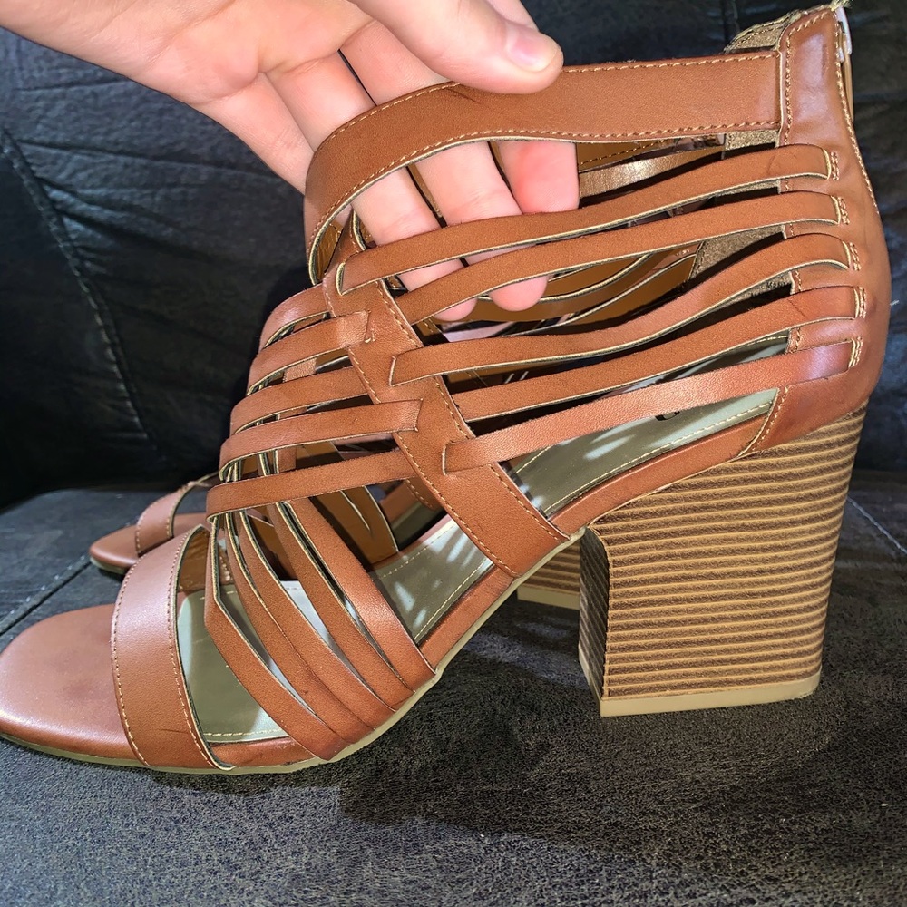 a.n.a brown square toe heels size/11